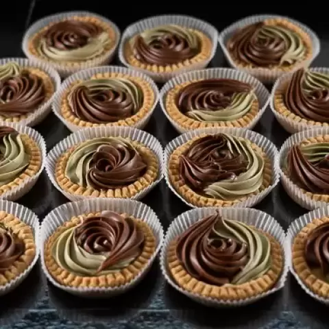 BACI E ABBRACCI ( 15 PEZZI)
